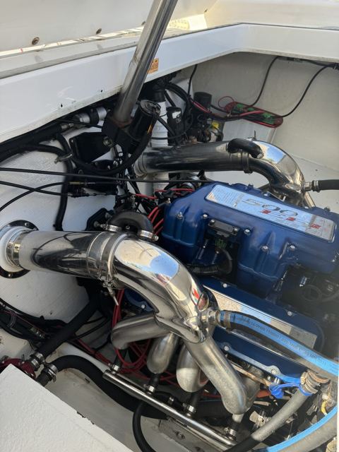 Inboard engine bay